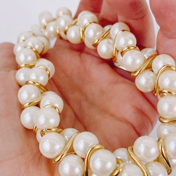 Vintage 1960s Wedding Necklace Faux Pearl Cluster Gold Tone Mid Century Jewelry - Picture 14 of 14